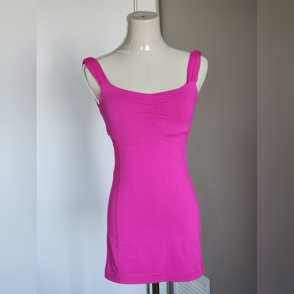 Lululemon Aria Tank II Raspberry - Picture 1 of 3